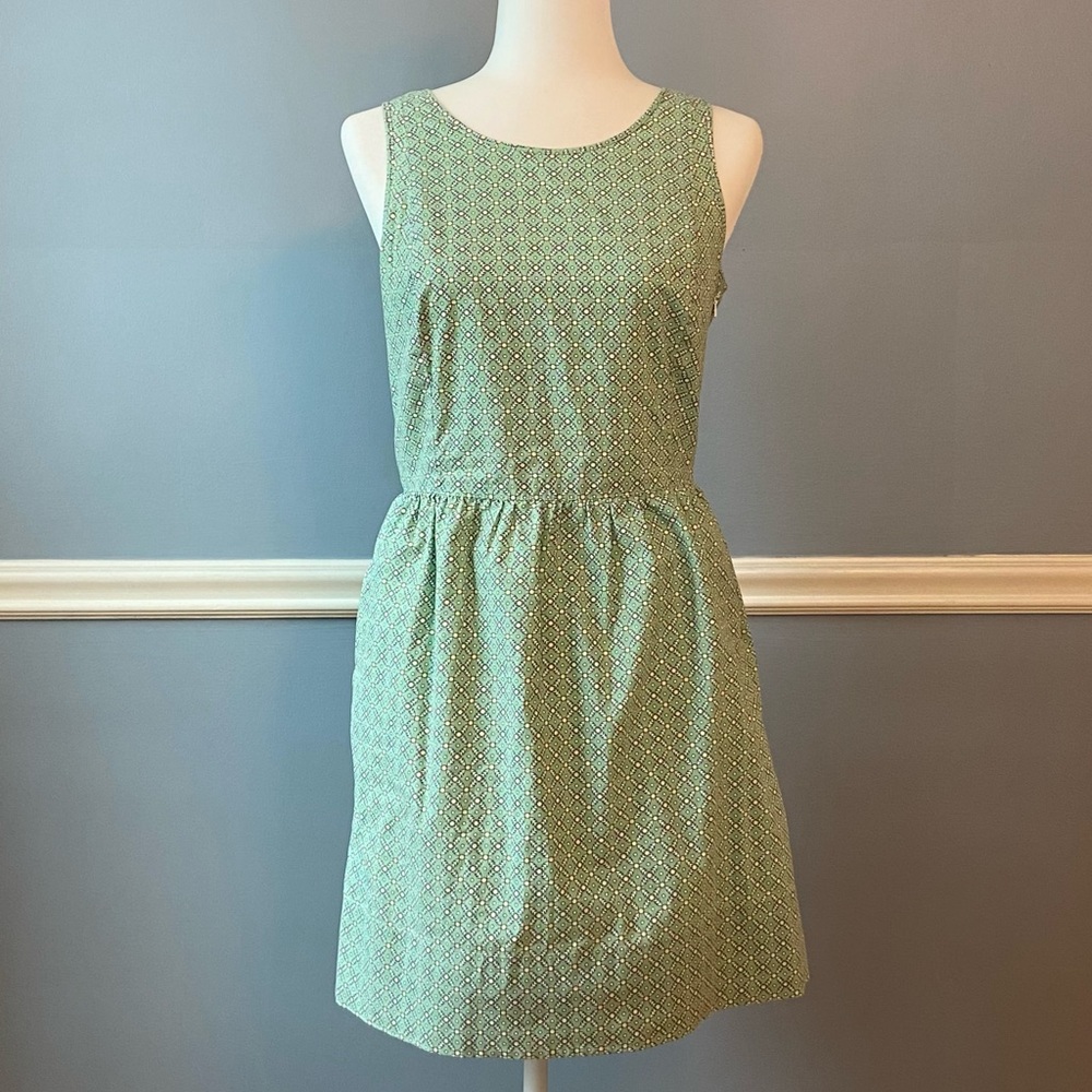 Brooks Brothers A-Line Green Dress, size 6, fully lined with POCKETS!